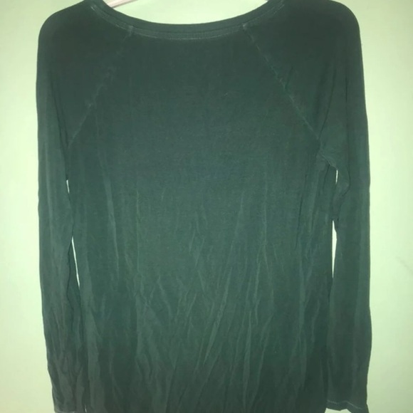 Soft & sexy long sleeve from American Eagle - Picture 3 of 5